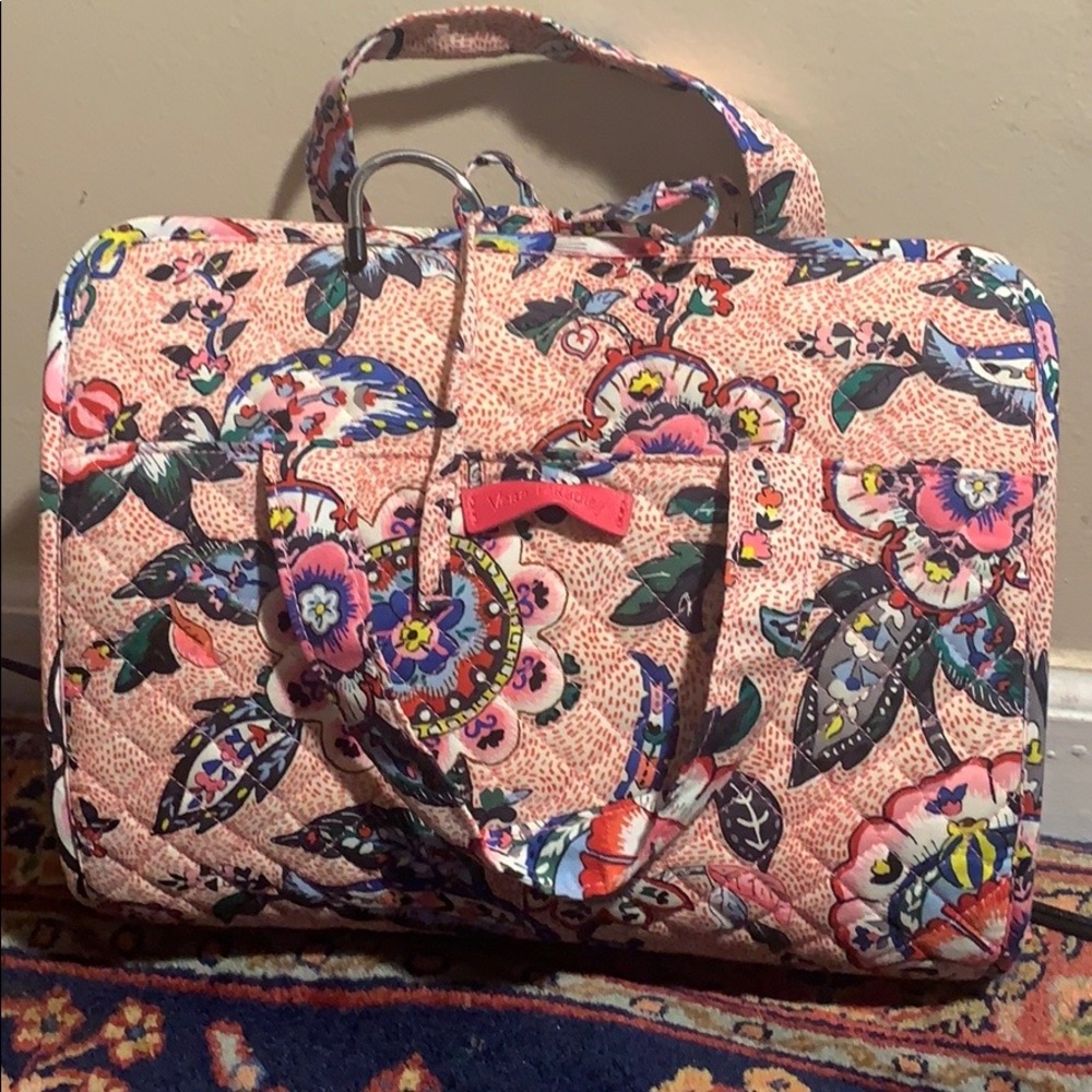 VERA BRADLEY HANGING MAKEUP/JEWELRY BAG! LK NEW!